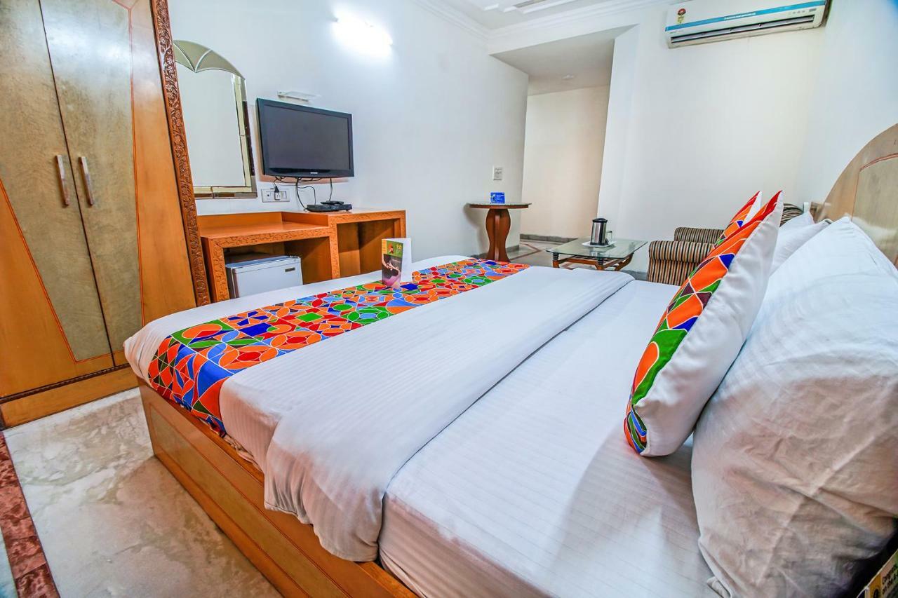 แฟ็บโฮเต็ล อศุ พาเลซ Hotel เดลี ภายนอก รูปภาพ
